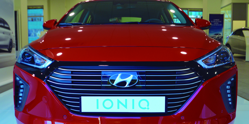 Hyundai Ioniq Prius