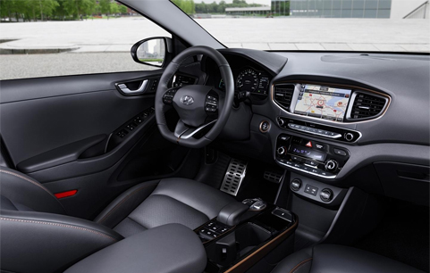 Interior Hyundai Ioniq ortasa dentro
