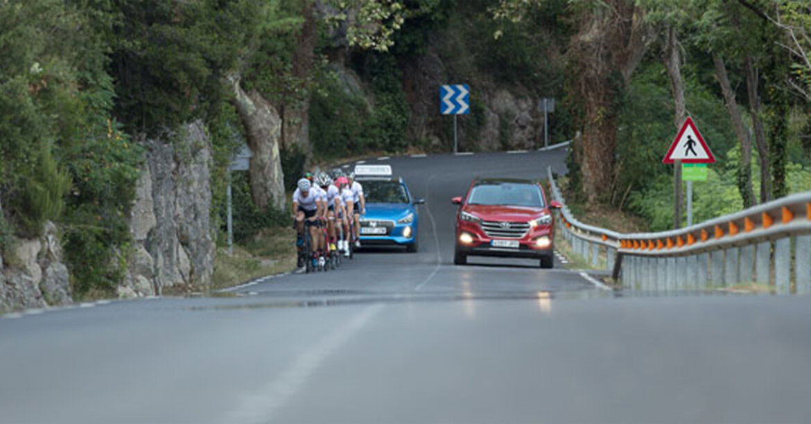 Vehículo apoyo club ciclista